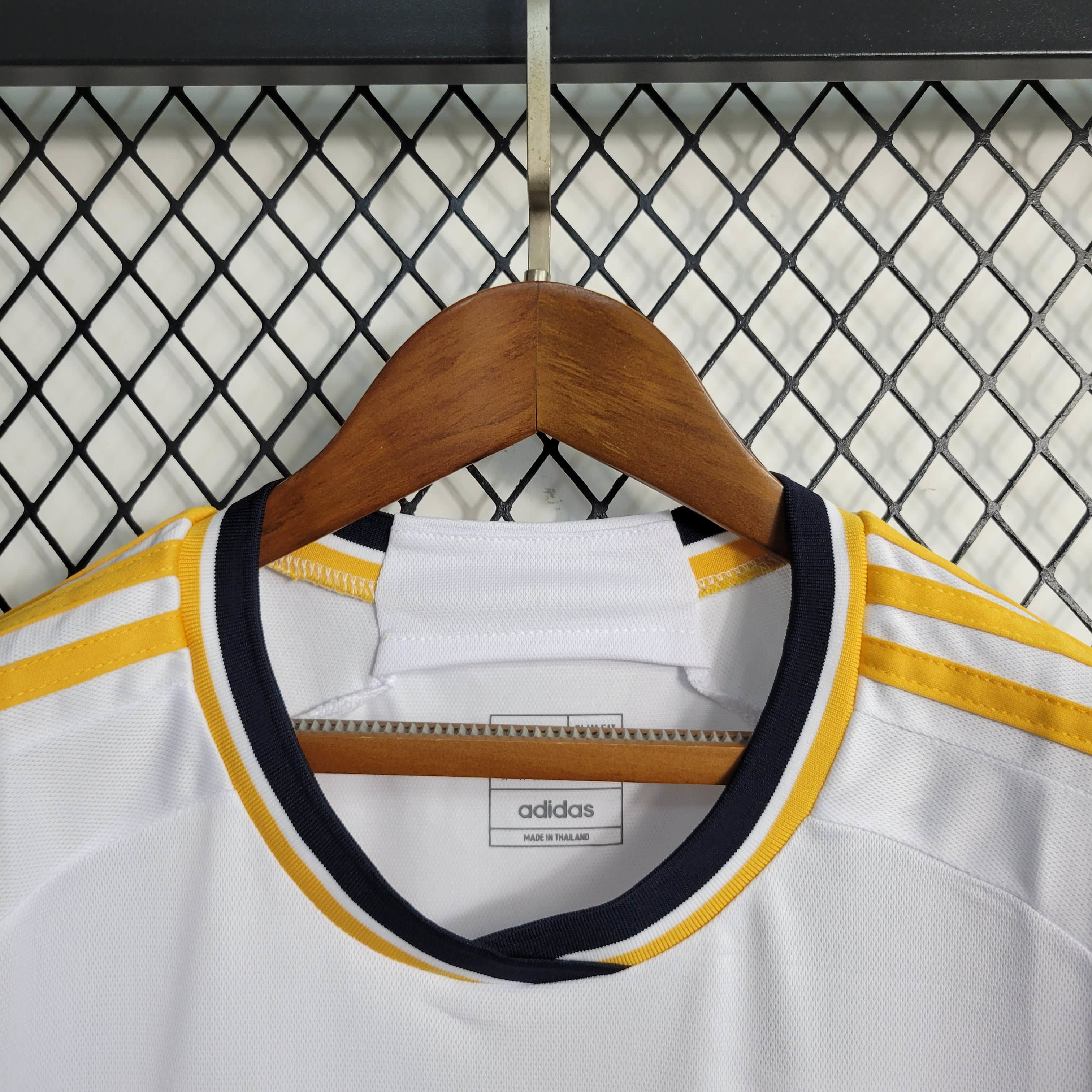 2324 Women Real Madrid Home S-XXL (8).jpg