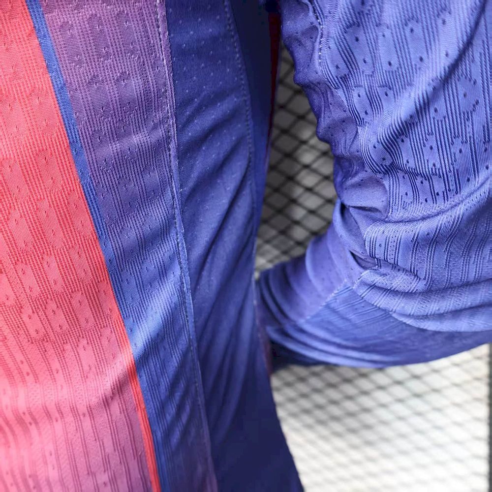 Player Barcelona Home long sleeve 2526 new season Football Jersey Sports shirt (8).jpg