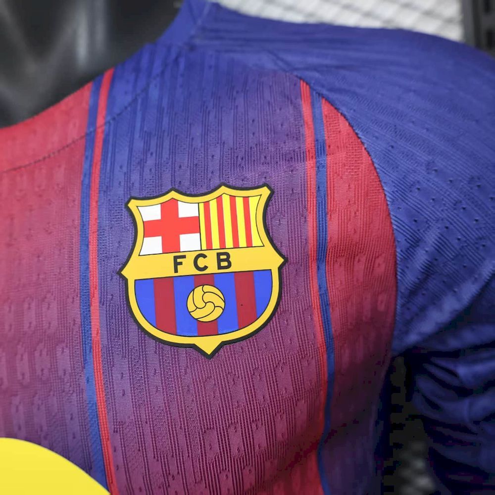 Player Barcelona Home long sleeve 2526 new season Football Jersey Sports shirt (12).jpg
