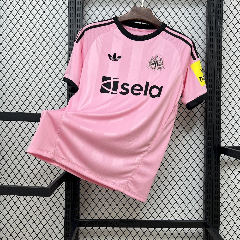 Mens Newcastle United 2025/26 Goalkeeper Jersey