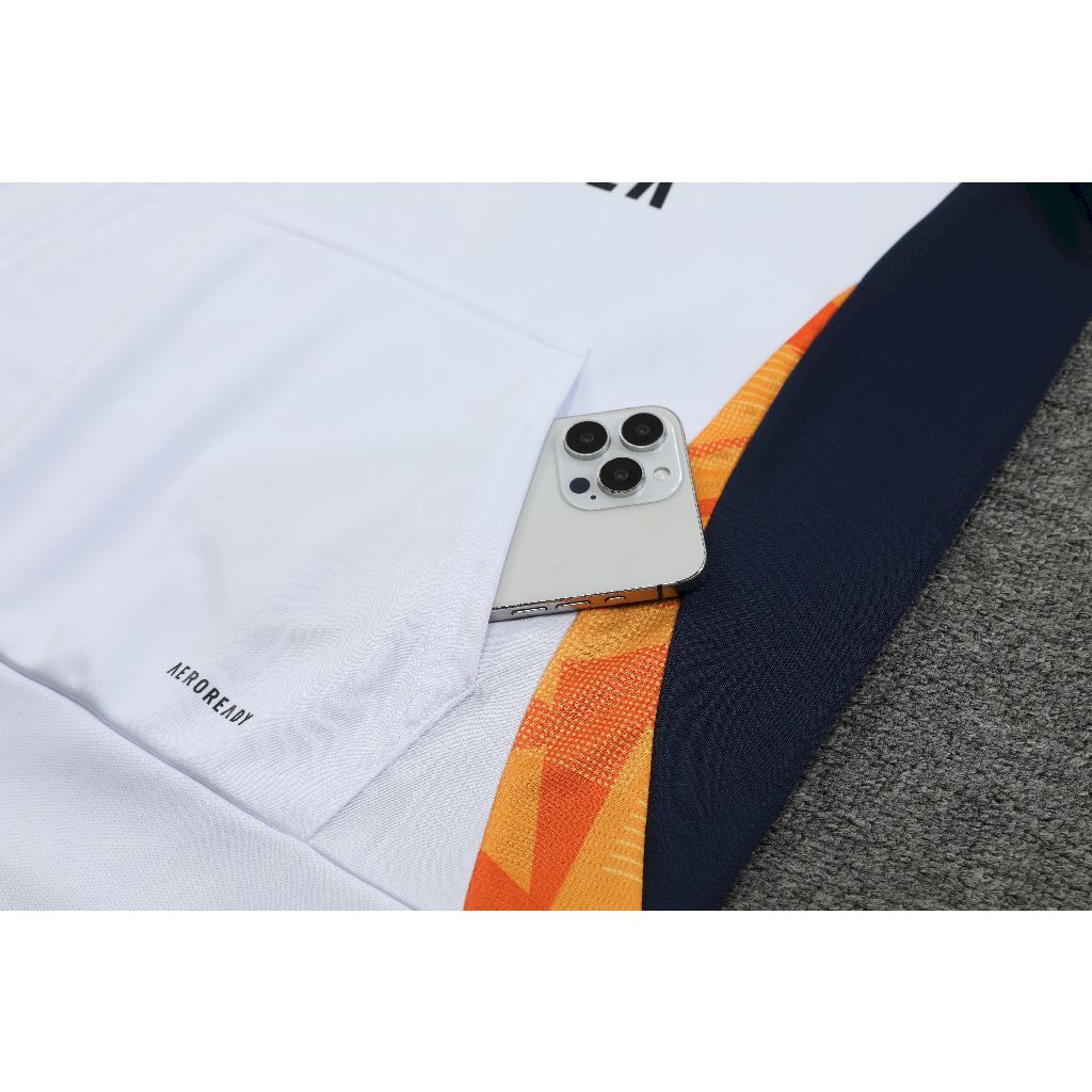 f90b1fc3.jpg