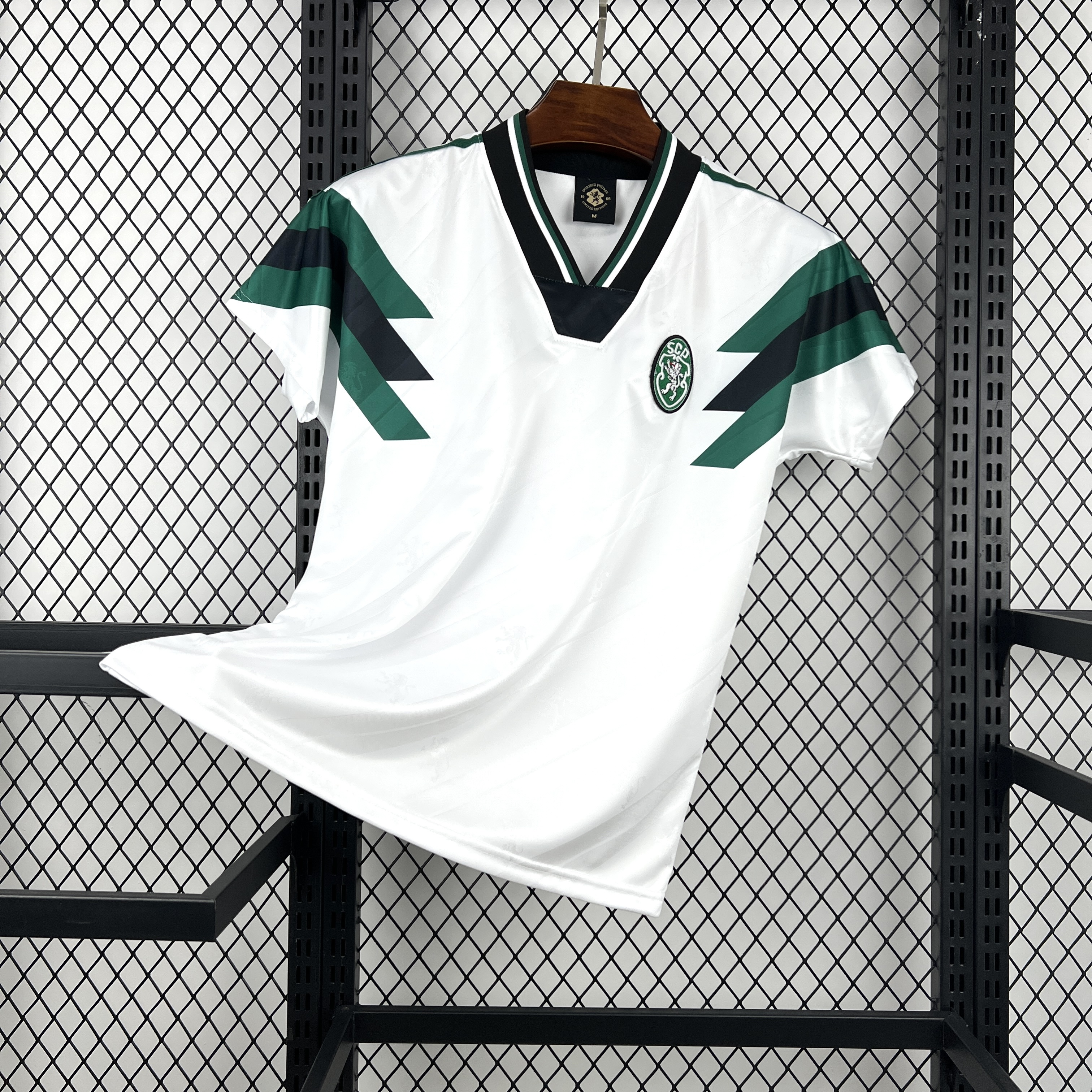 Mens Sporting CP 2025/26 Special Retro Jersey Small size 2