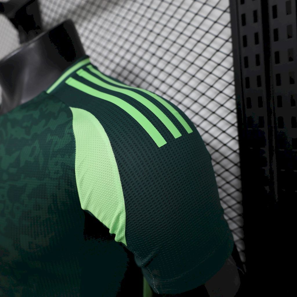 Algerian away player 2425 Football team shirt Jersey Sports shirt (4).jpg