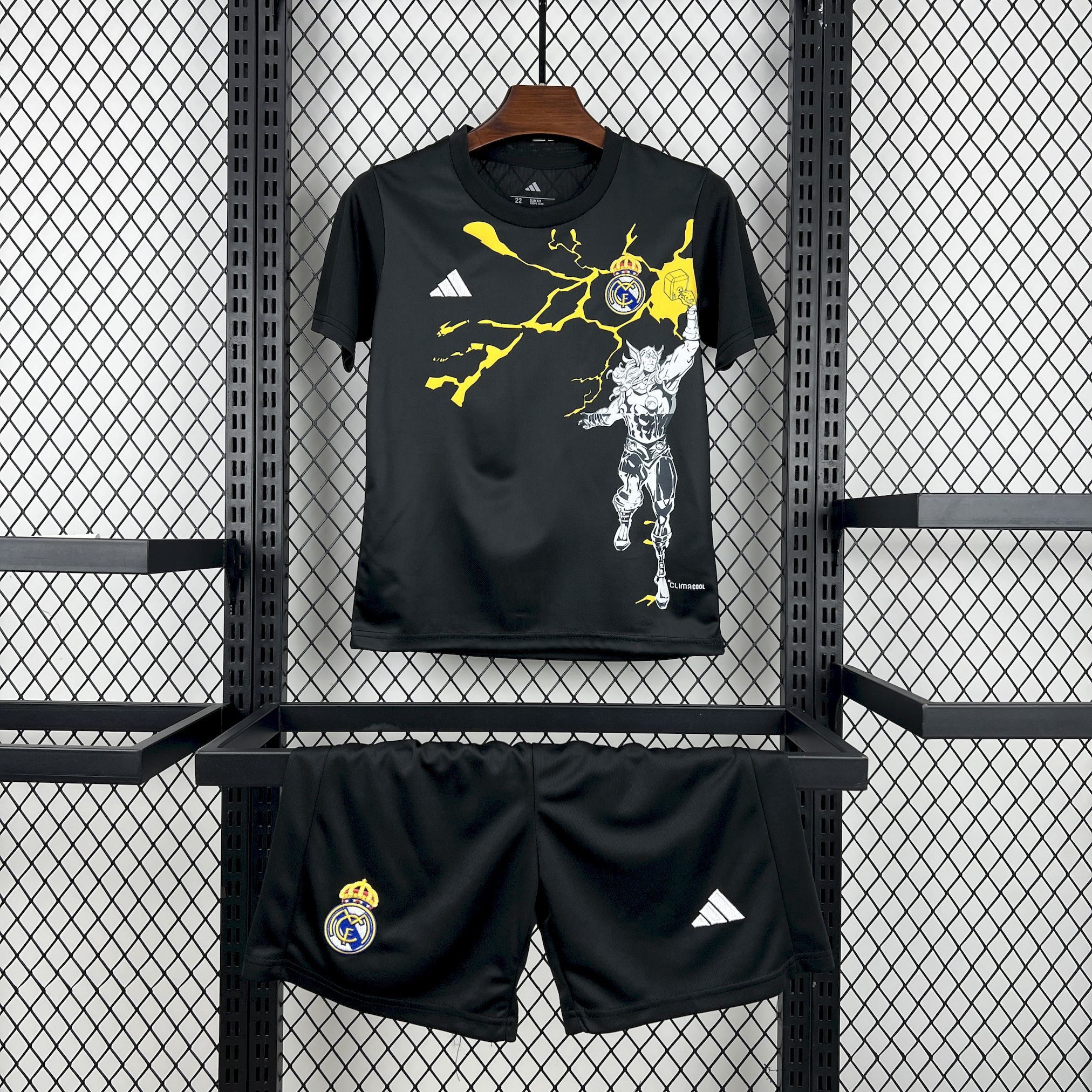 Kids Real Madrid 2025/26 Pre-Match Kit