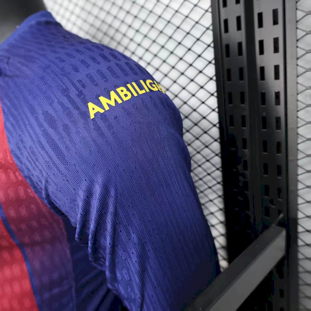 Player Barcelona Home long sleeve 2526 new season Football Jersey Sports shirt (7).jpg