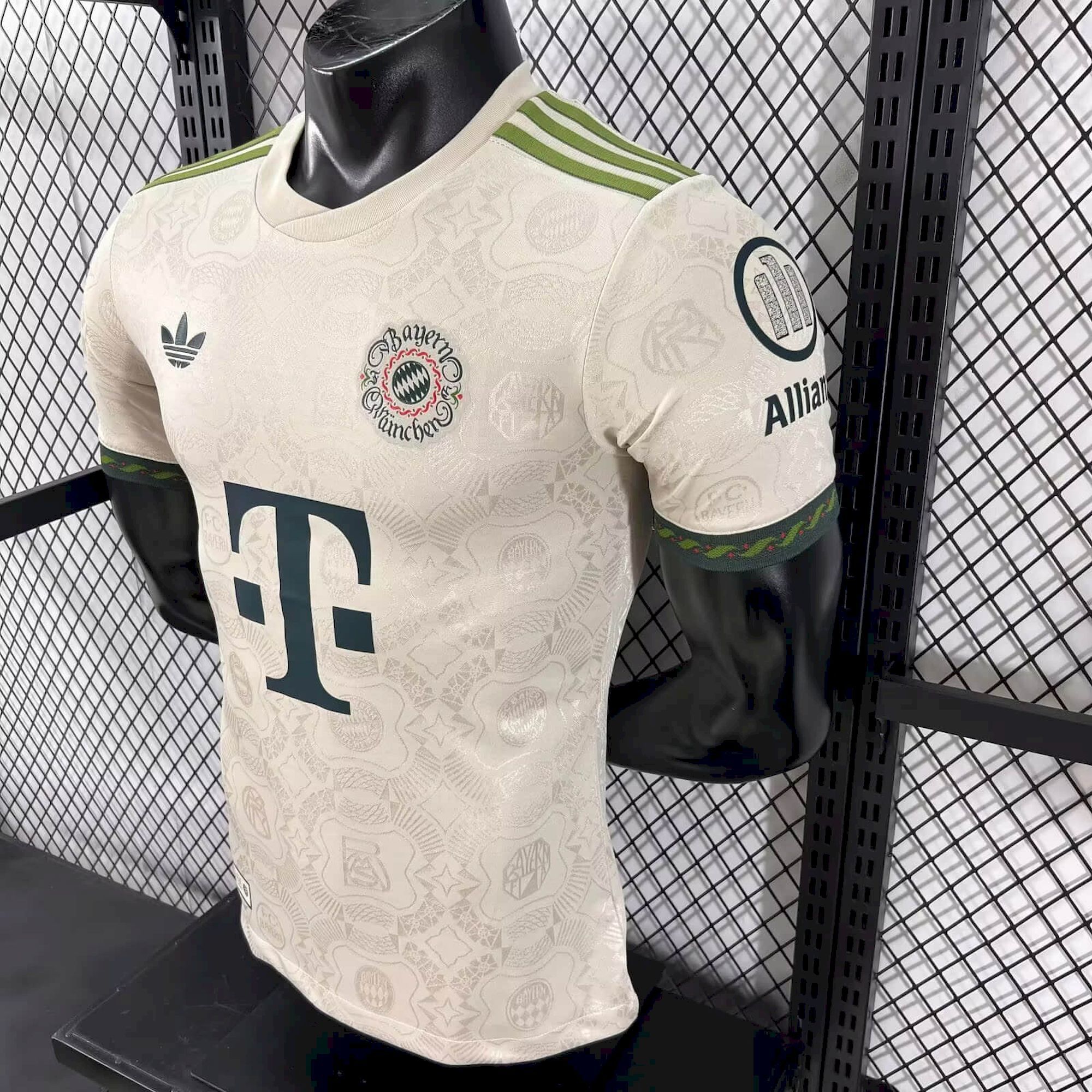 Player Bayern Munich Oktoberfest 20252026 New Season Football Jersey Sports Shirt (3).jpg