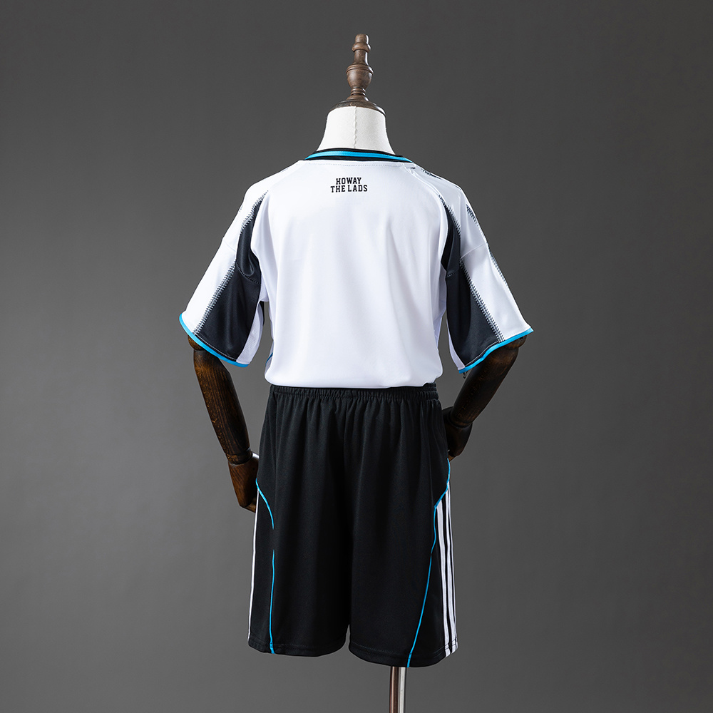Newcastle-United-2526-Home-Full-kids-kit-Jersey-(2).jpg